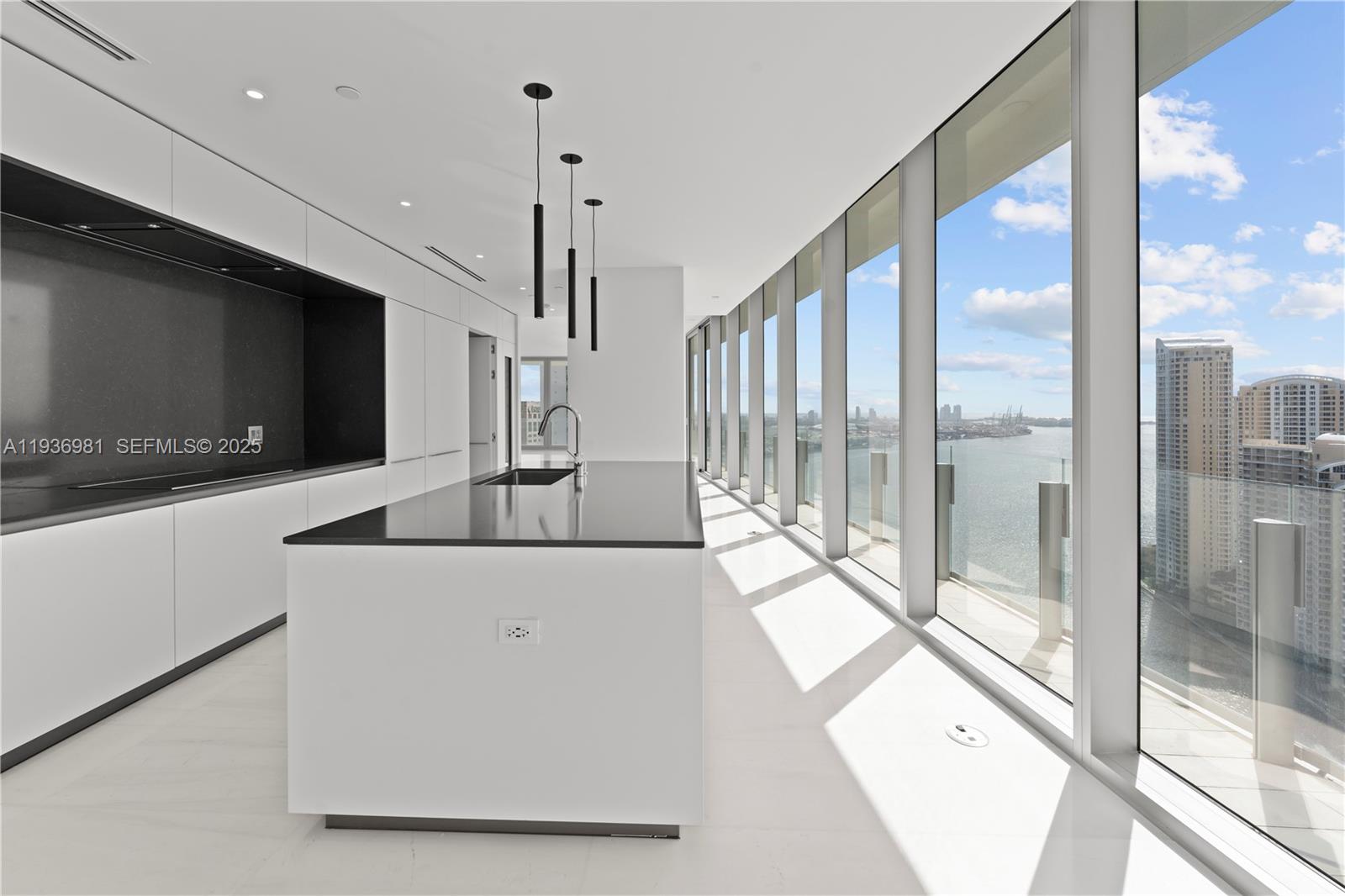 image Aston Martin Residences14