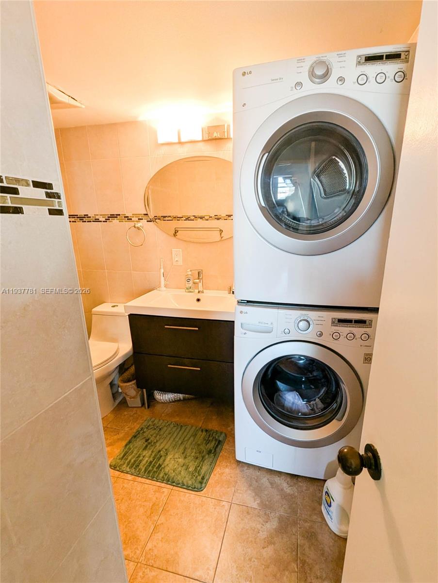 image Winston Towers 700 Condo15