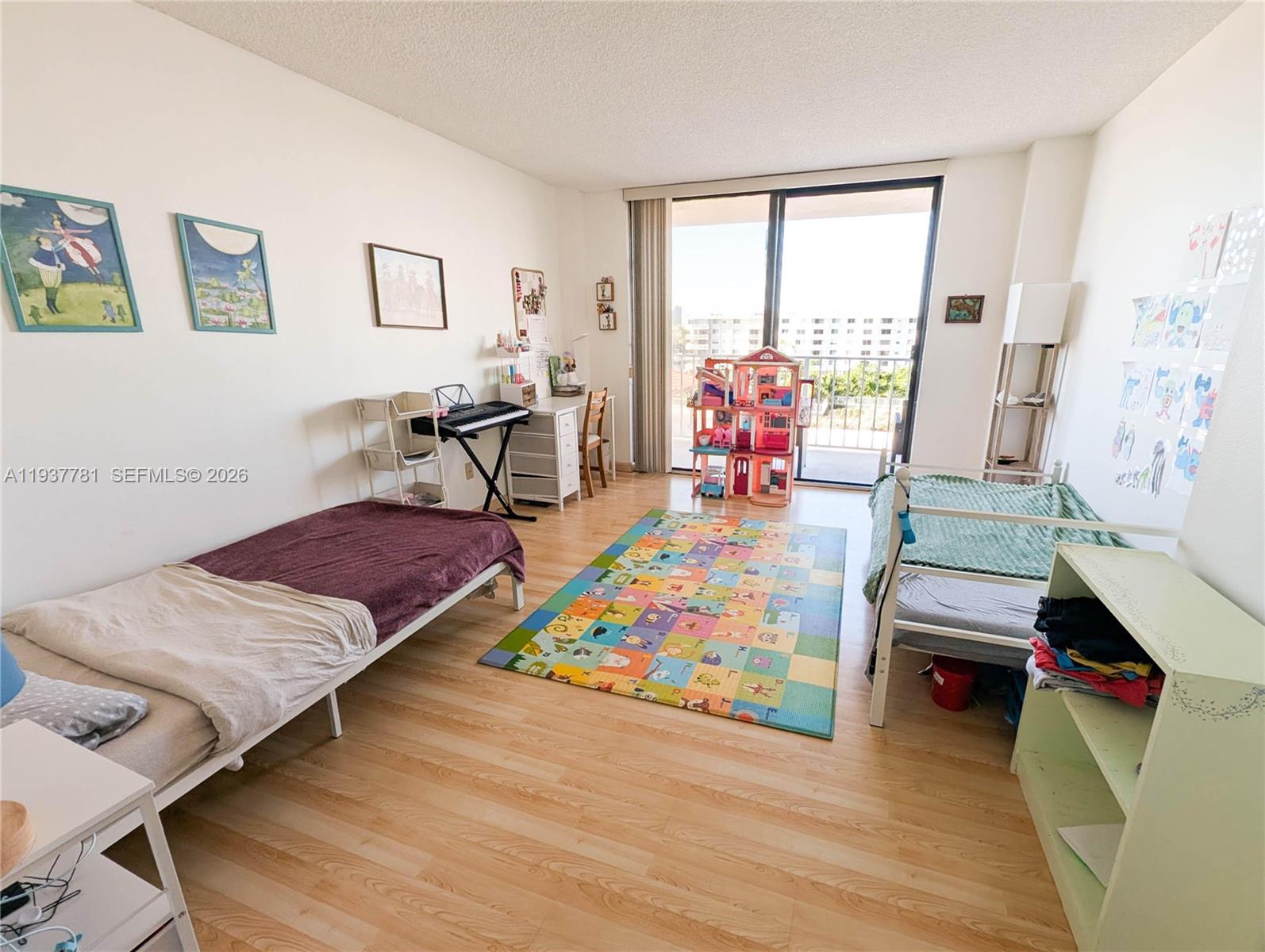 image Winston Towers 700 Condo6