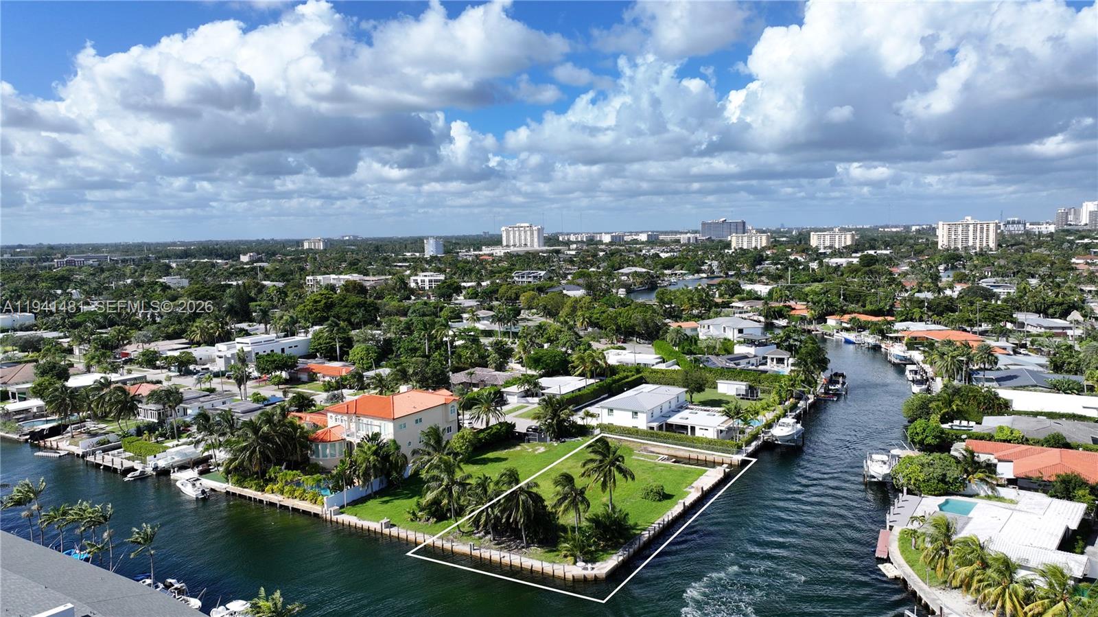 2210 NE 124th St North Miami, FL 33181