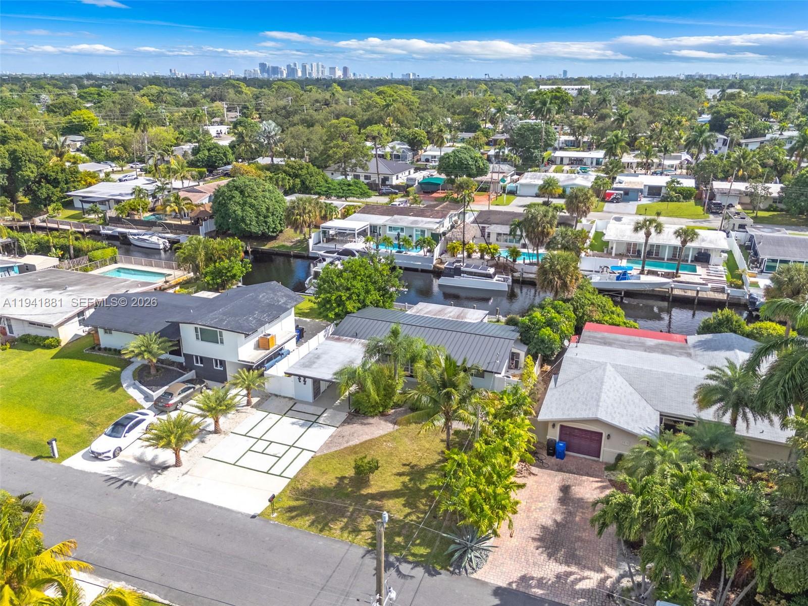 2430 Key Largo Ln Fort Lauderdale, FL 33312