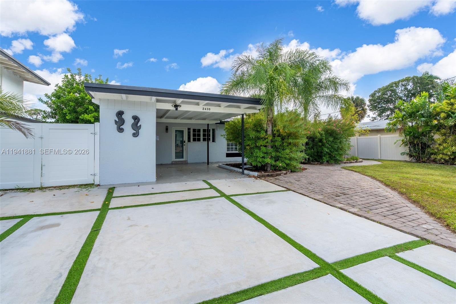 2430 Key Largo Ln Fort Lauderdale, FL 33312