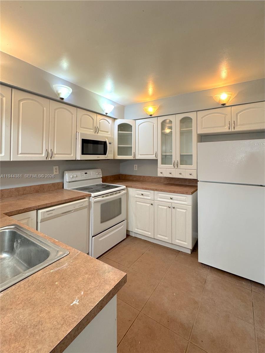 8536 SW 156th Ct #210 Miami, FL 33193