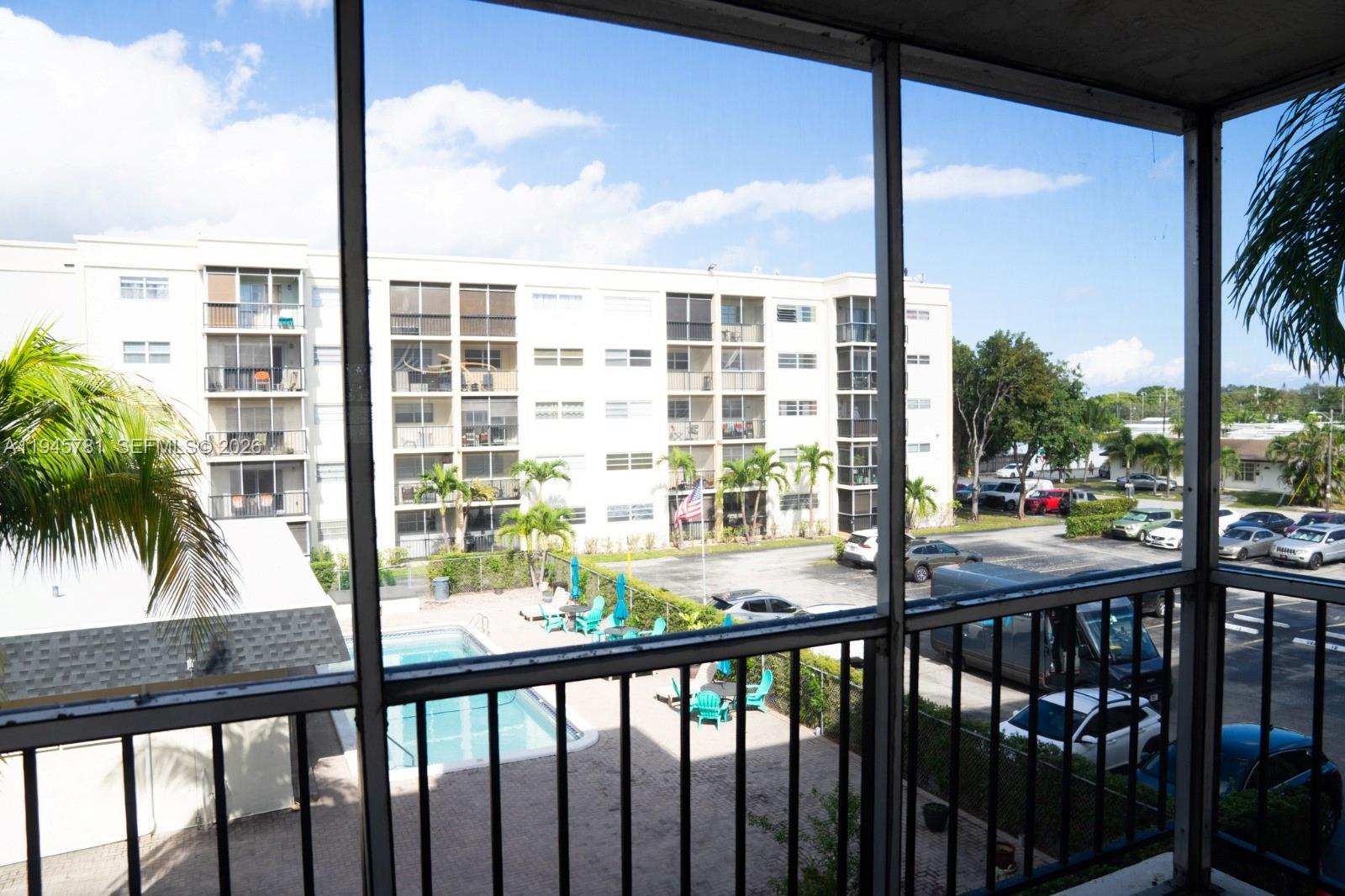 220 SW 9th Ave #306 Hallandale Beach, FL 33009