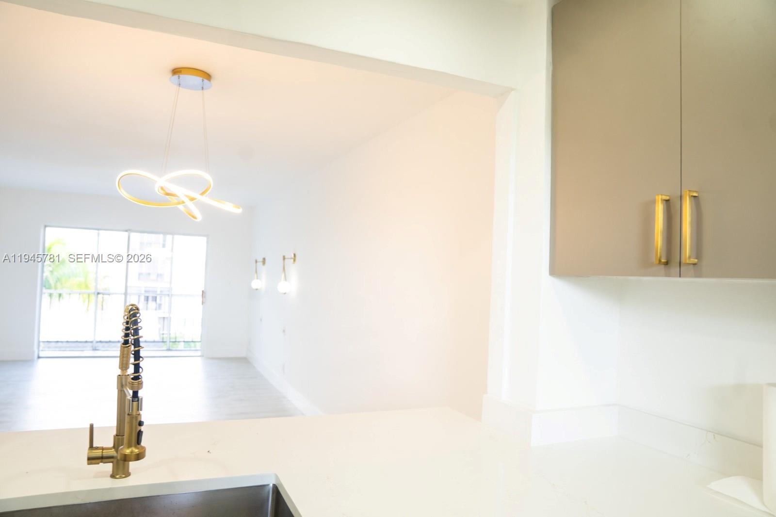 220 SW 9th Ave #306 Hallandale Beach, FL 33009