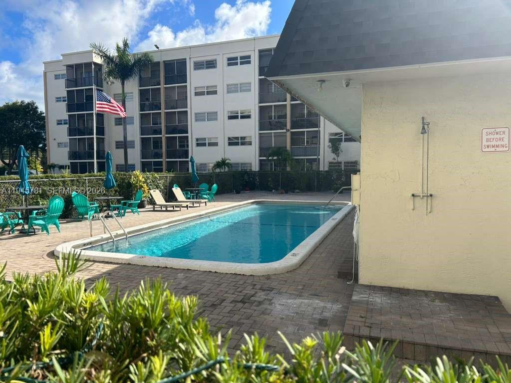 220 SW 9th Ave #306 Hallandale Beach, FL 33009