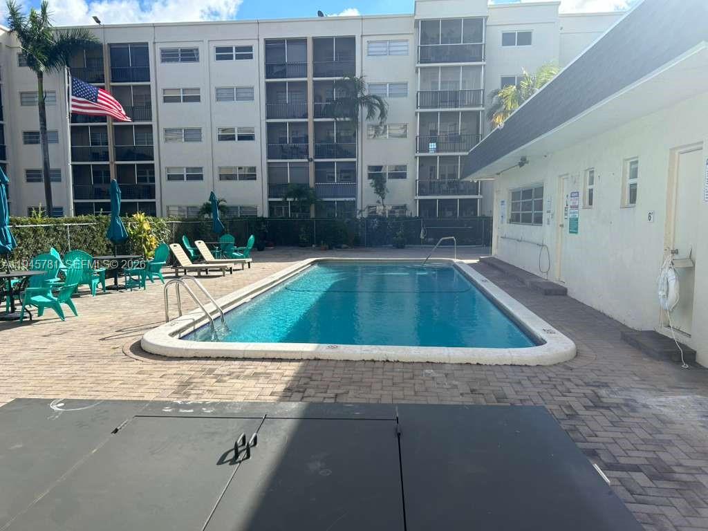 220 SW 9th Ave #306 Hallandale Beach, FL 33009