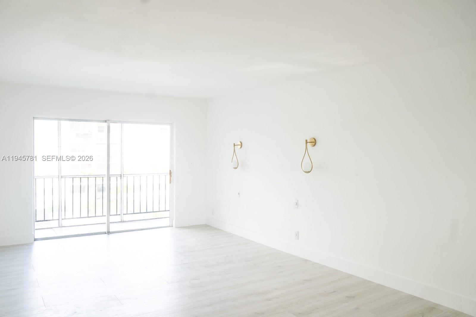 220 SW 9th Ave #306 Hallandale Beach, FL 33009