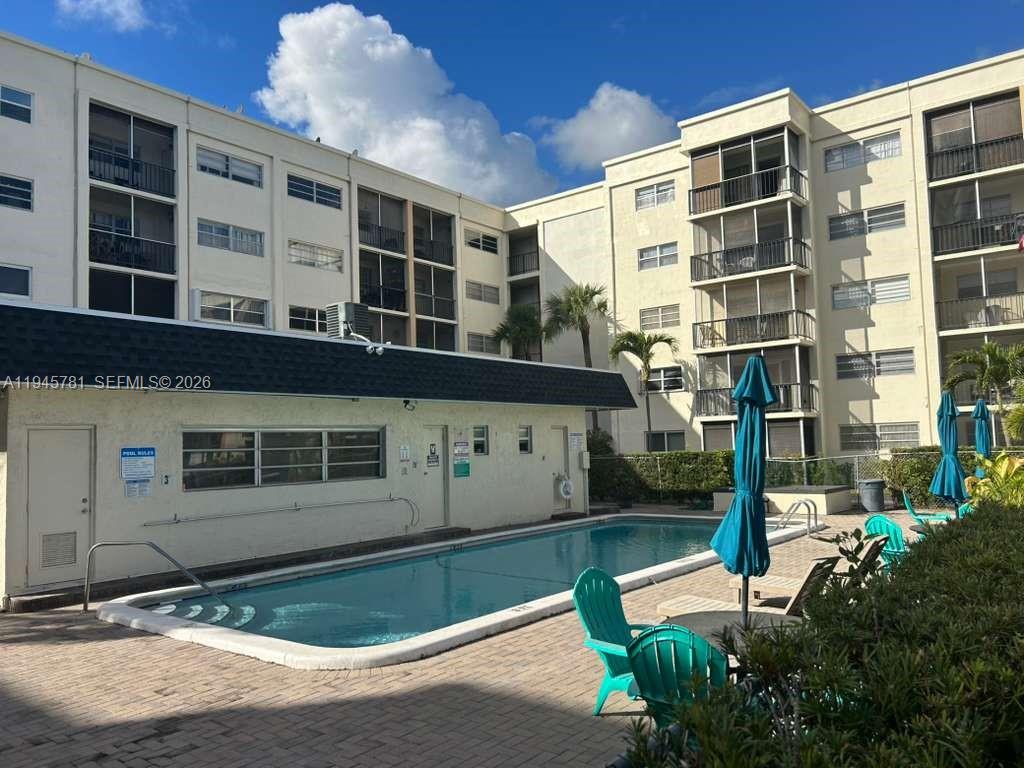 220 SW 9th Ave #306 Hallandale Beach, FL 33009