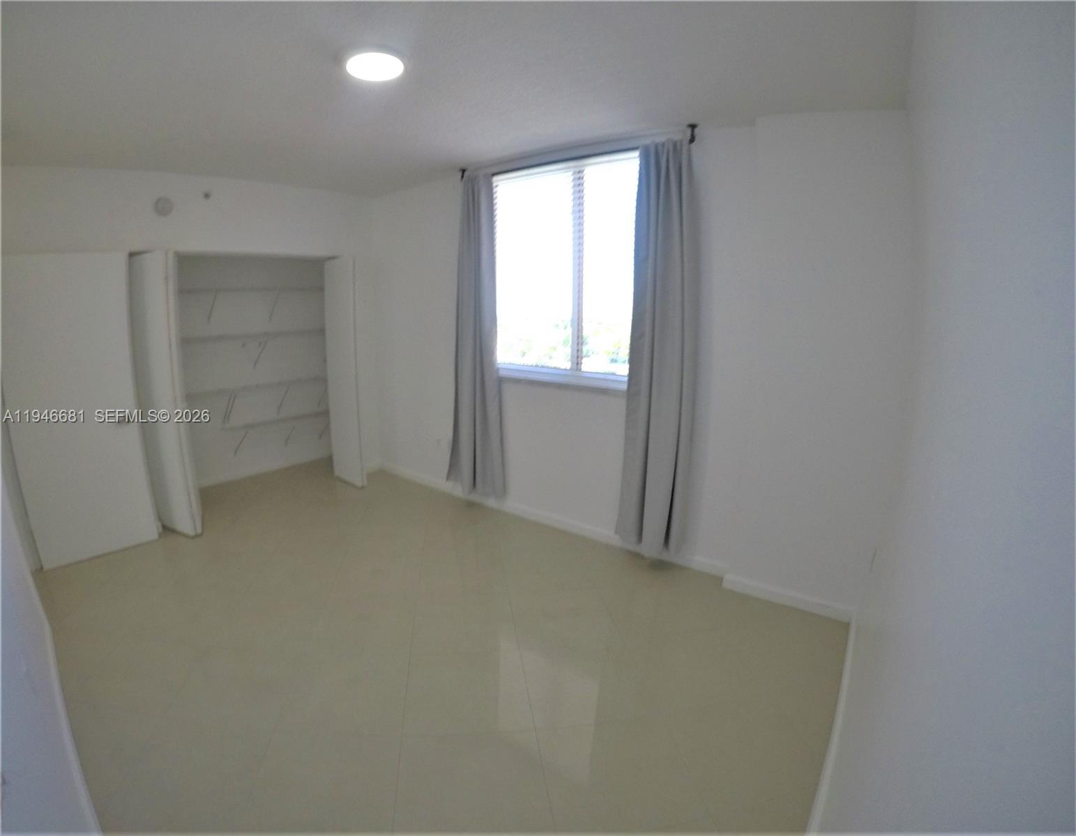 image Venture West25