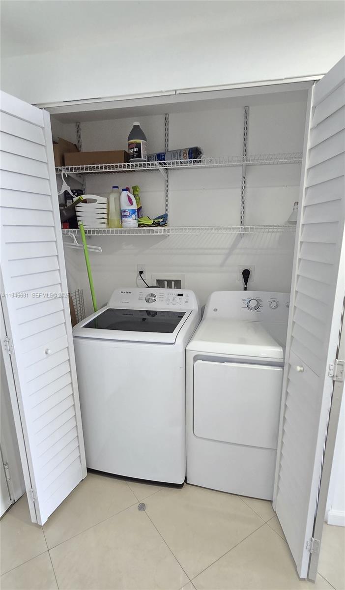 image Venture West36