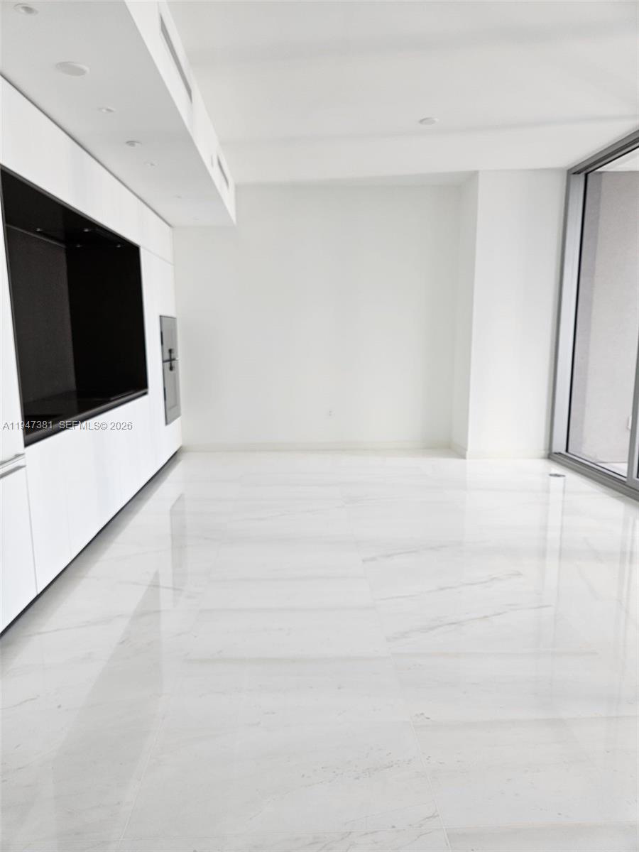 image Aston Martin Residences7