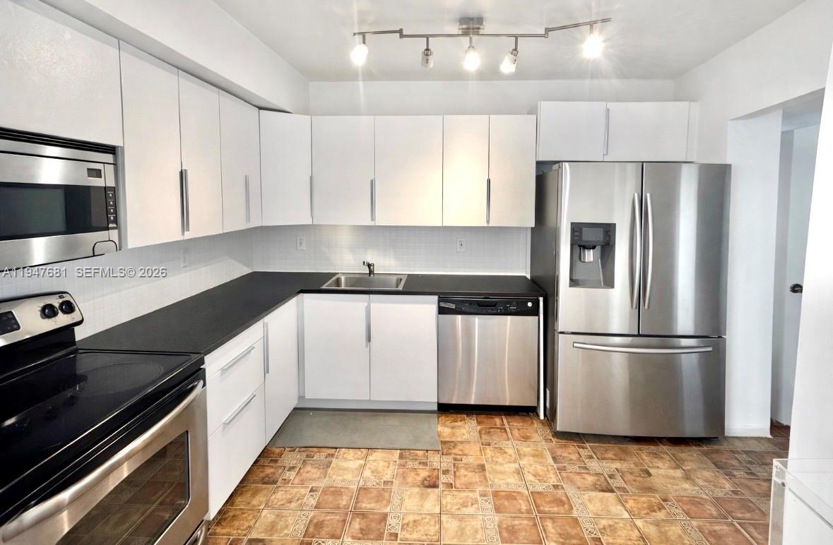 801 Three Iss Blvd #411 Hallandale Beach, FL 33009