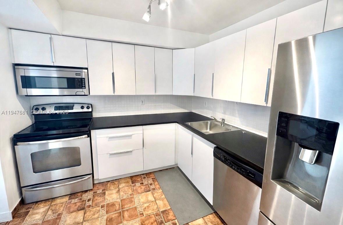 801 Three Iss Blvd #411 Hallandale Beach, FL 33009