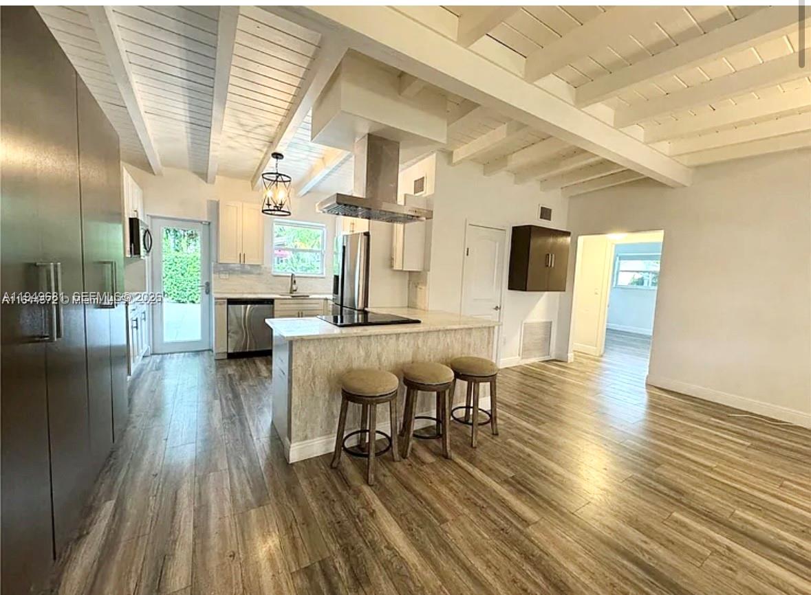 2075 S Hibiscus Dr North Miami, FL 33181