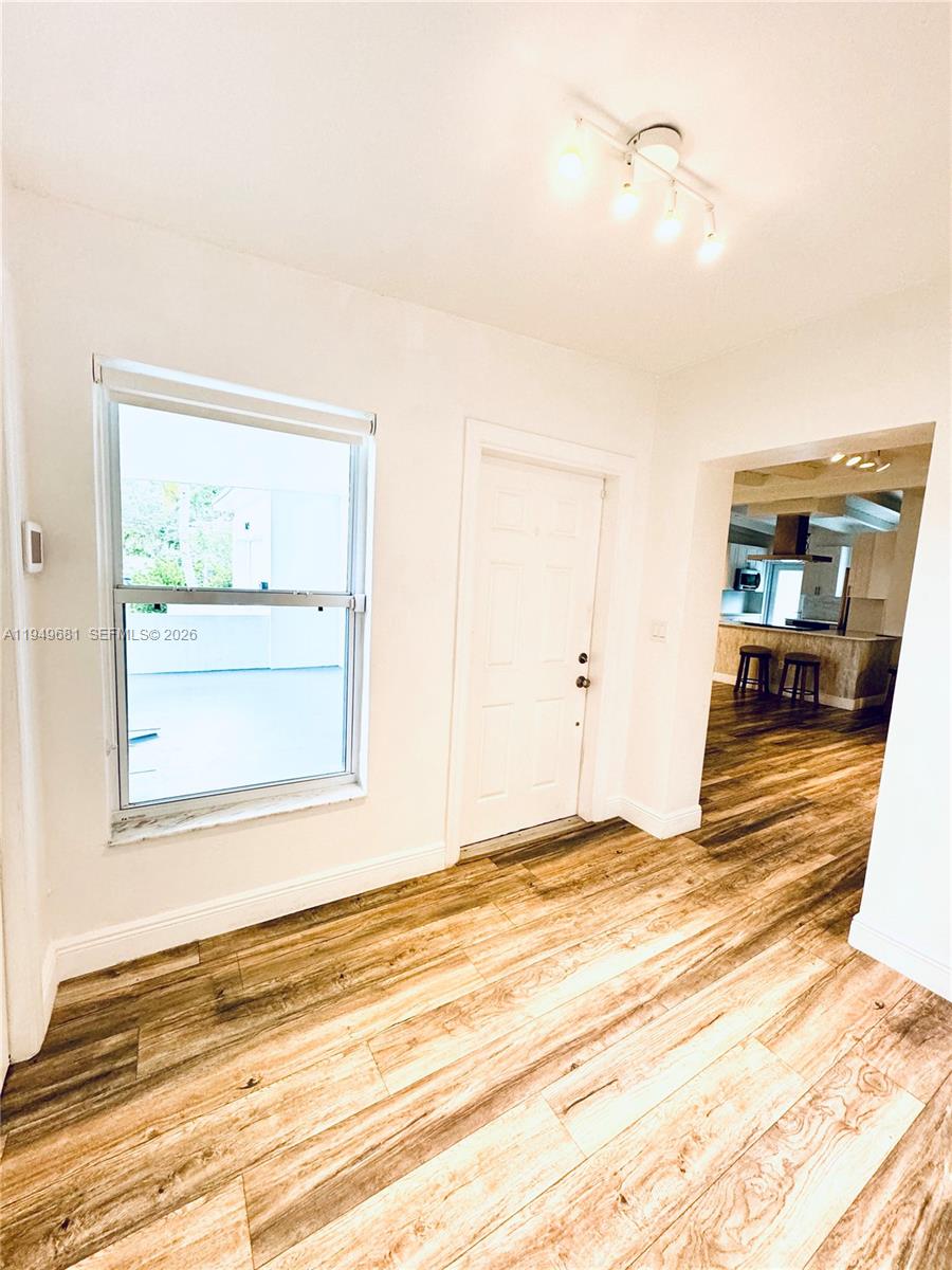 2075 S Hibiscus Dr North Miami, FL 33181