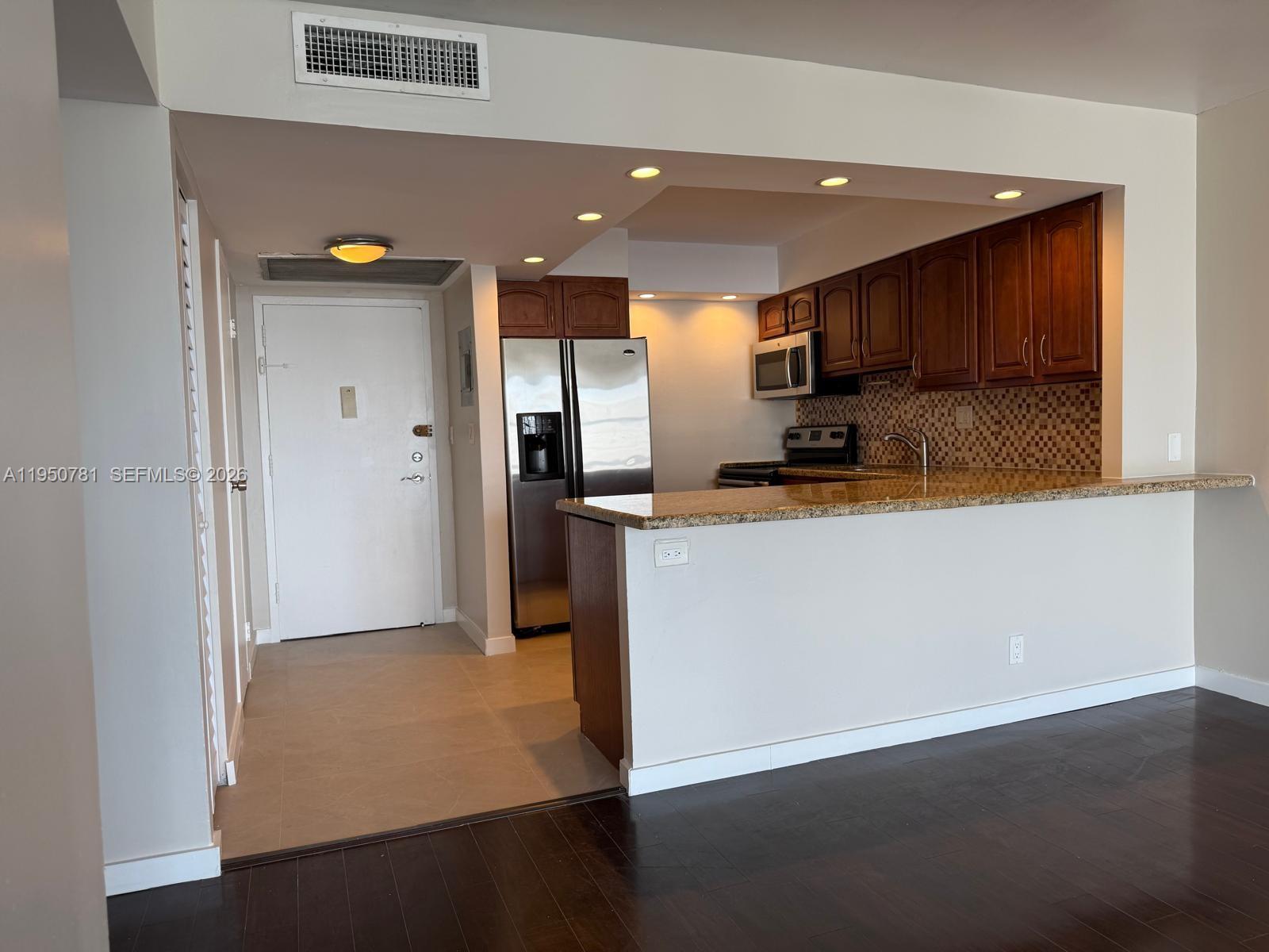 1000 Parkview Dr #926