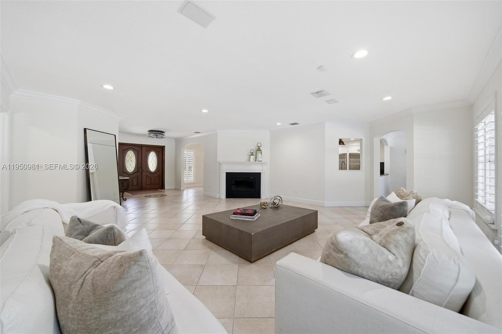 6801 SW 126th Ter Pinecrest, FL 33156