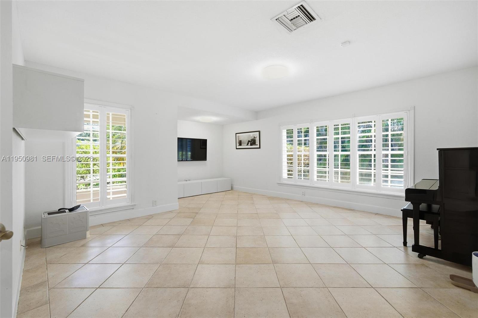 6801 SW 126th Ter Pinecrest, FL 33156