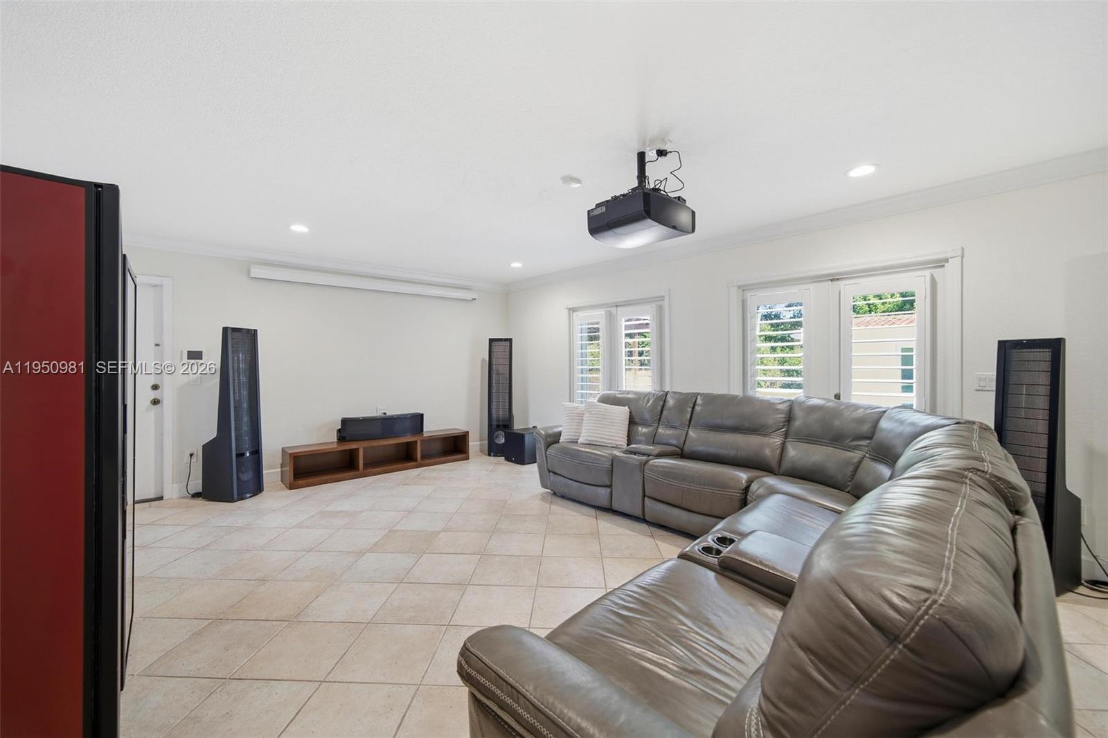 6801 SW 126th Ter Pinecrest, FL 33156