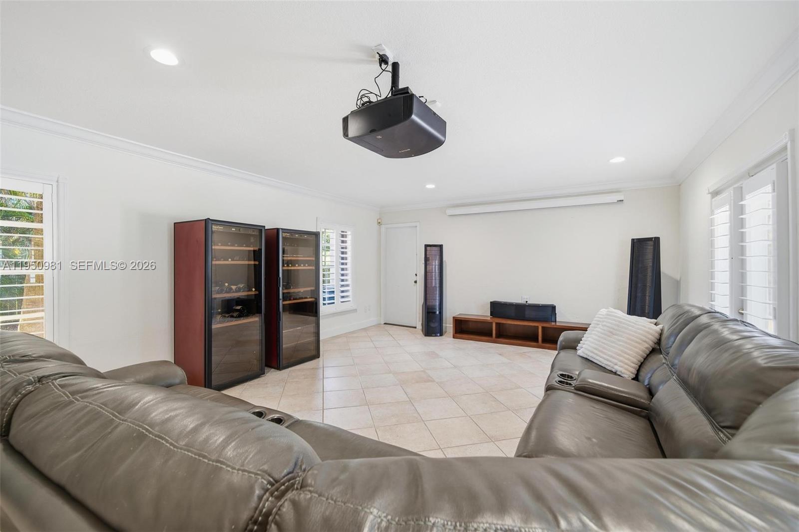 6801 SW 126th Ter Pinecrest, FL 33156