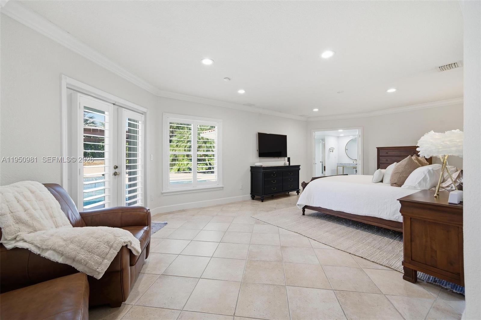 6801 SW 126th Ter Pinecrest, FL 33156