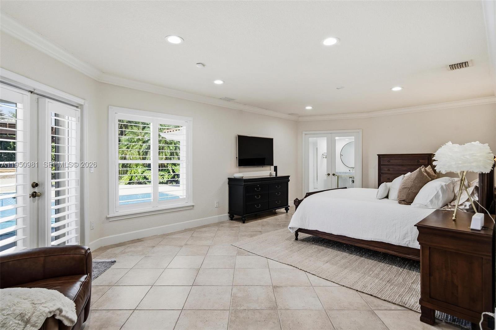 6801 SW 126th Ter Pinecrest, FL 33156