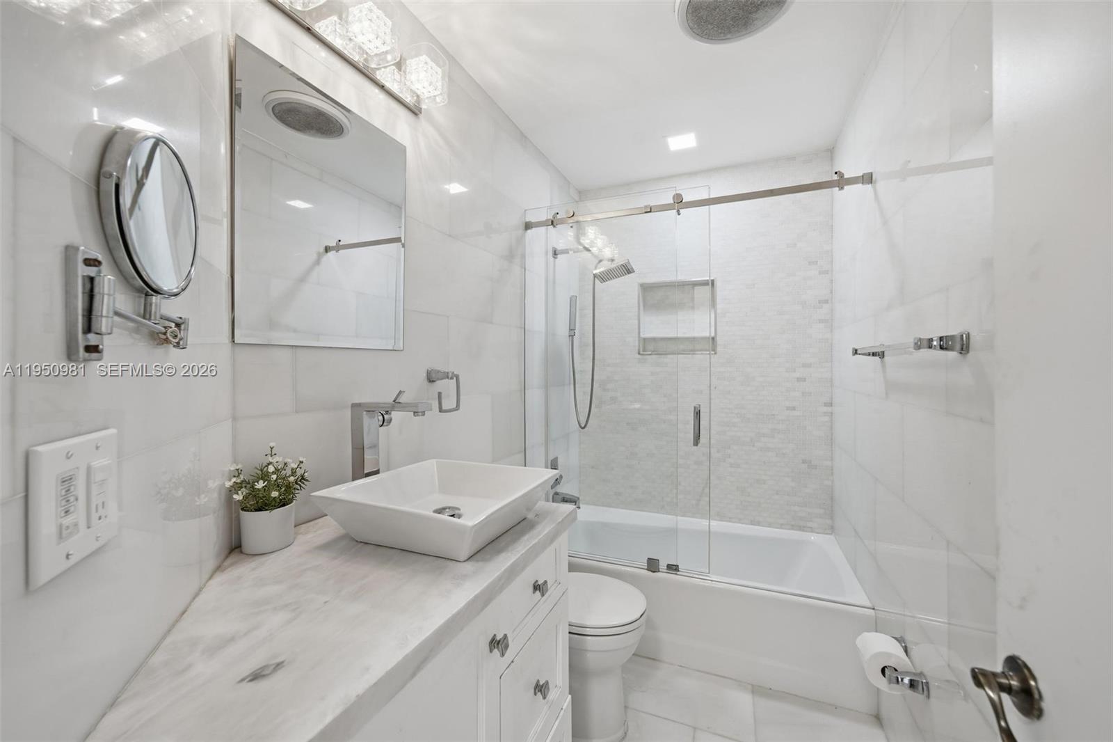 6801 SW 126th Ter Pinecrest, FL 33156