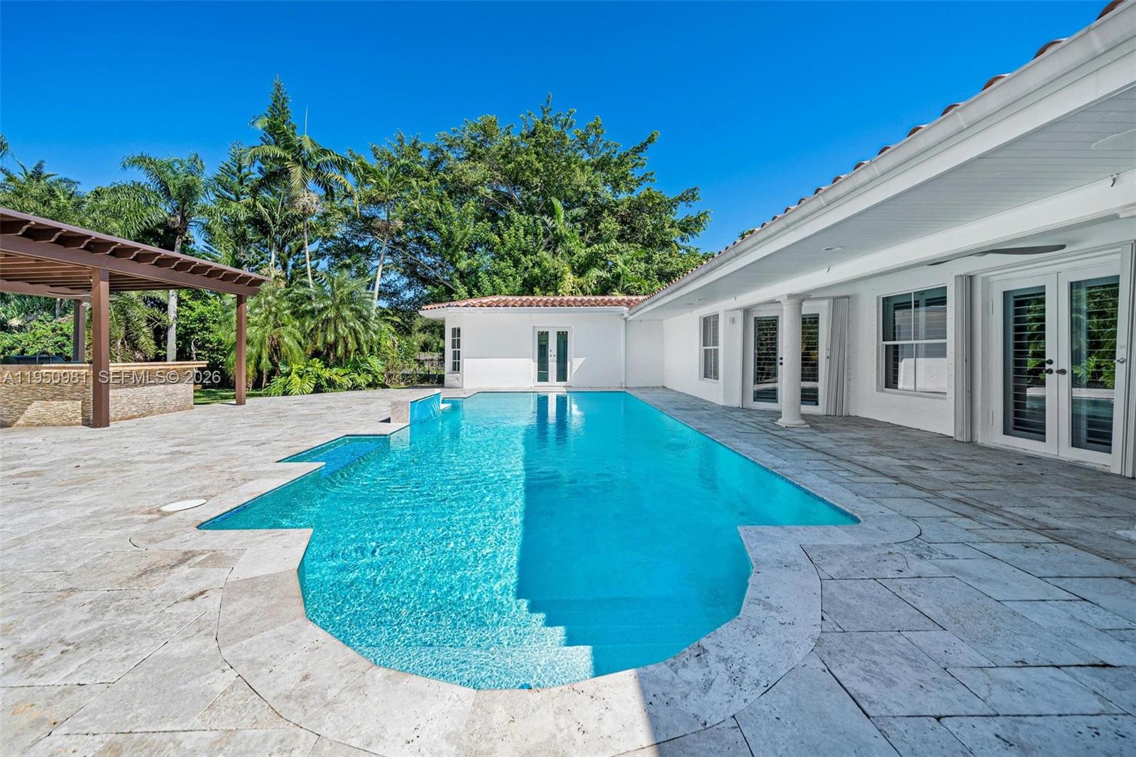 6801 SW 126th Ter Pinecrest, FL 33156