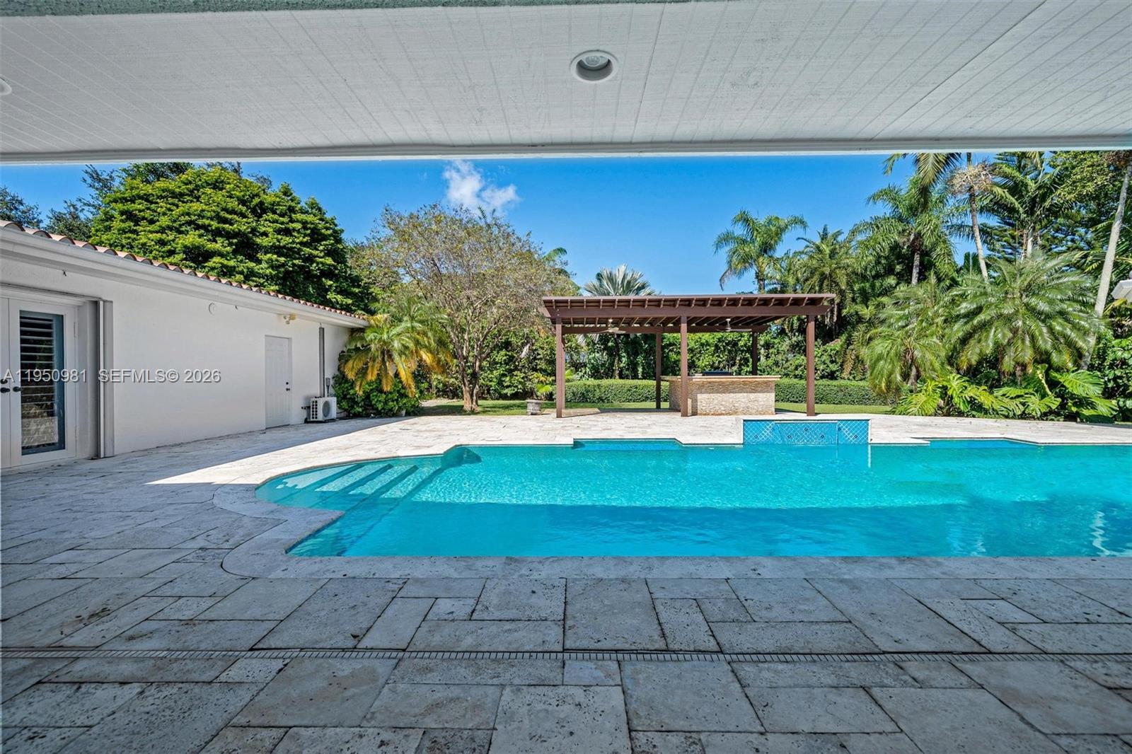 6801 SW 126th Ter Pinecrest, FL 33156