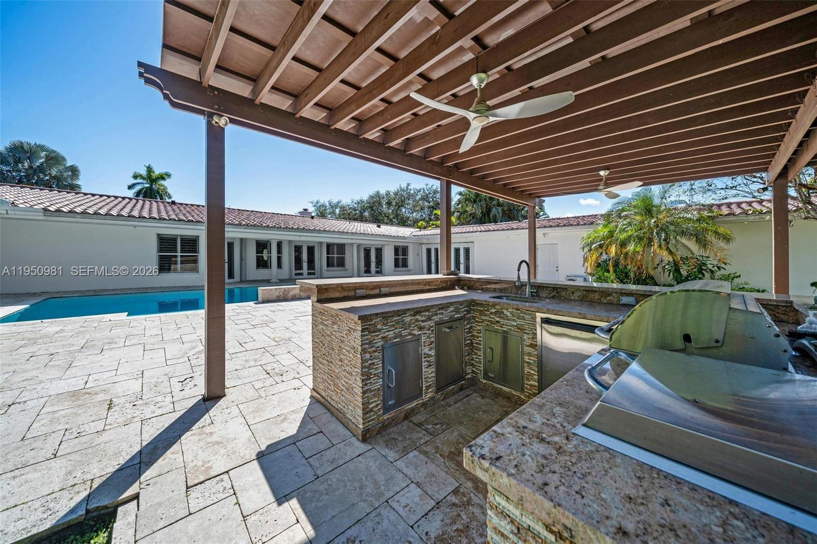 6801 SW 126th Ter Pinecrest, FL 33156