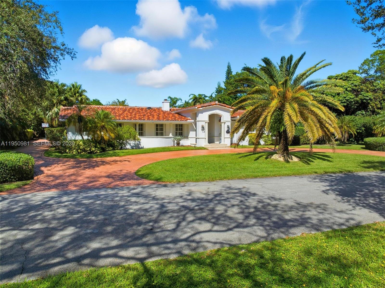 6801 SW 126th Ter Pinecrest, FL 33156