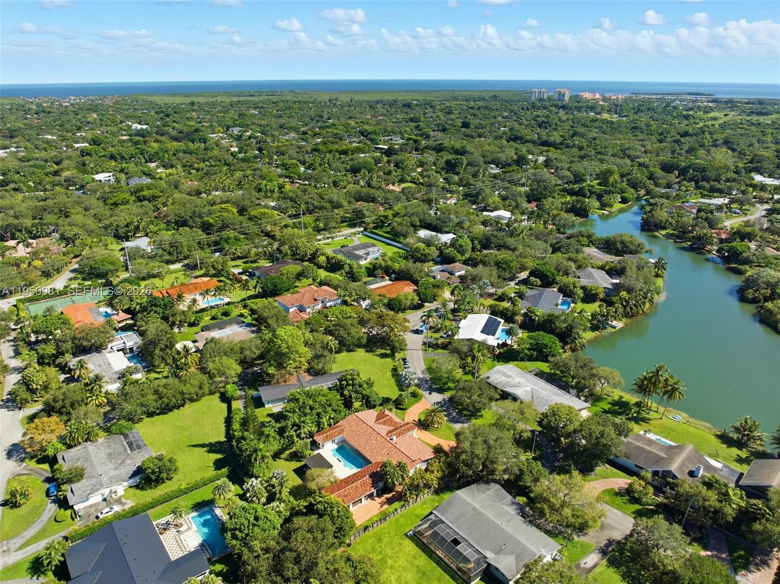 6801 SW 126th Ter Pinecrest, FL 33156