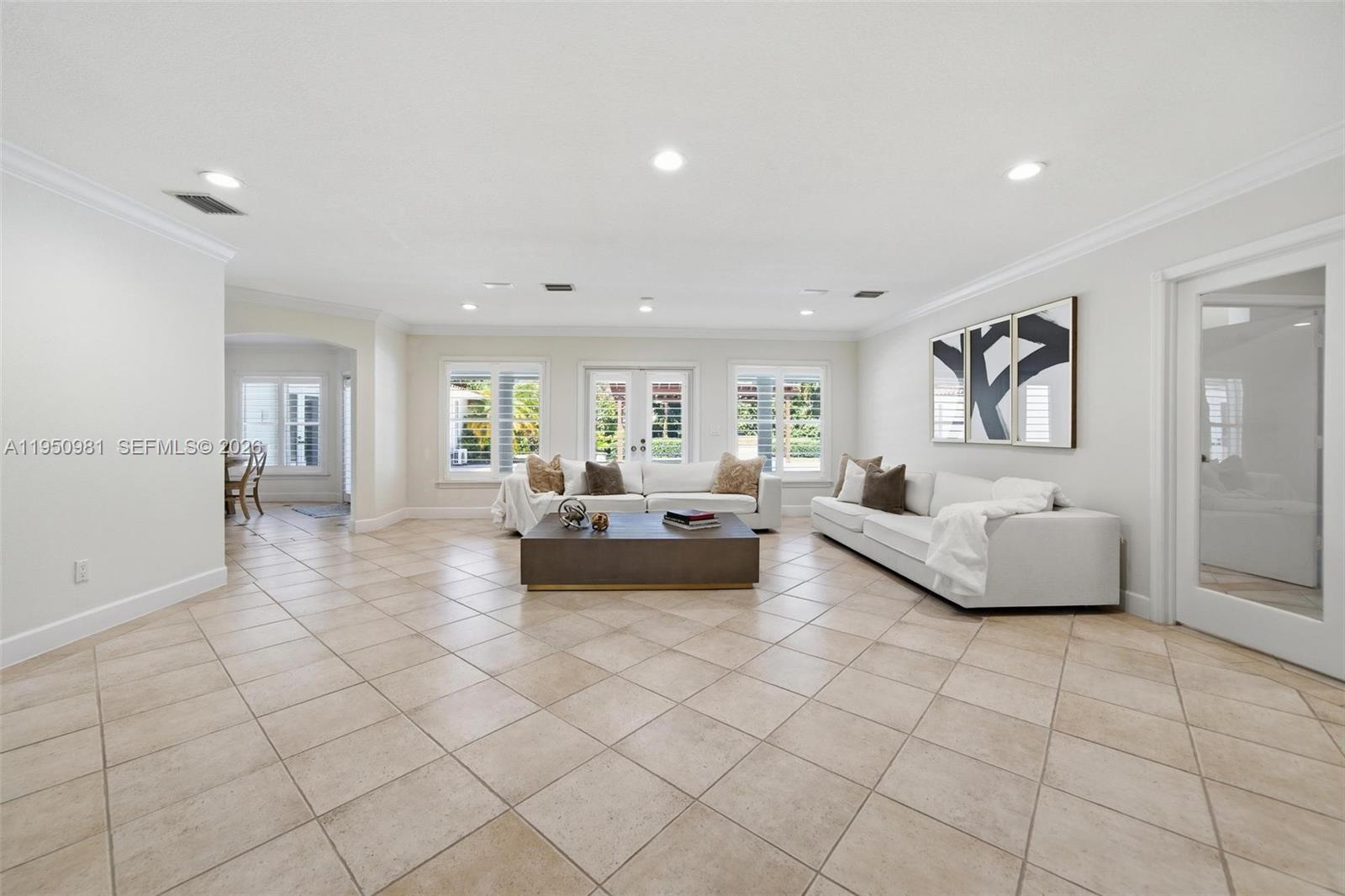 6801 SW 126th Ter Pinecrest, FL 33156