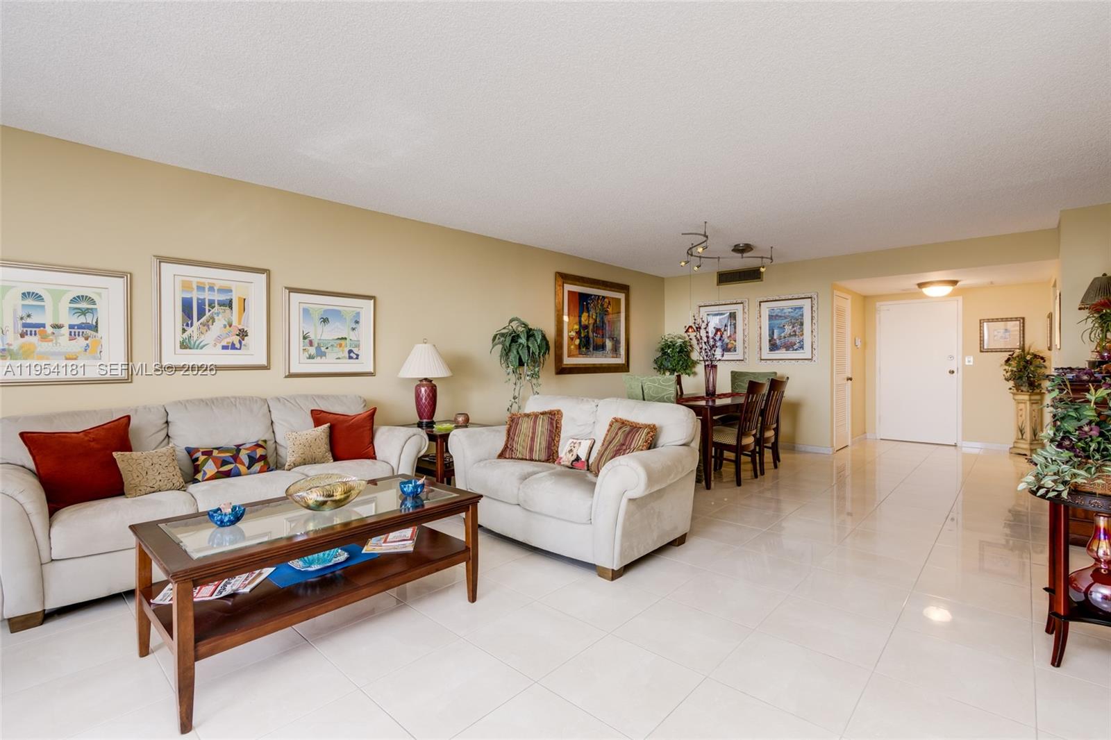 2500 Parkview Dr #2315 Hallandale Beach, FL 33009