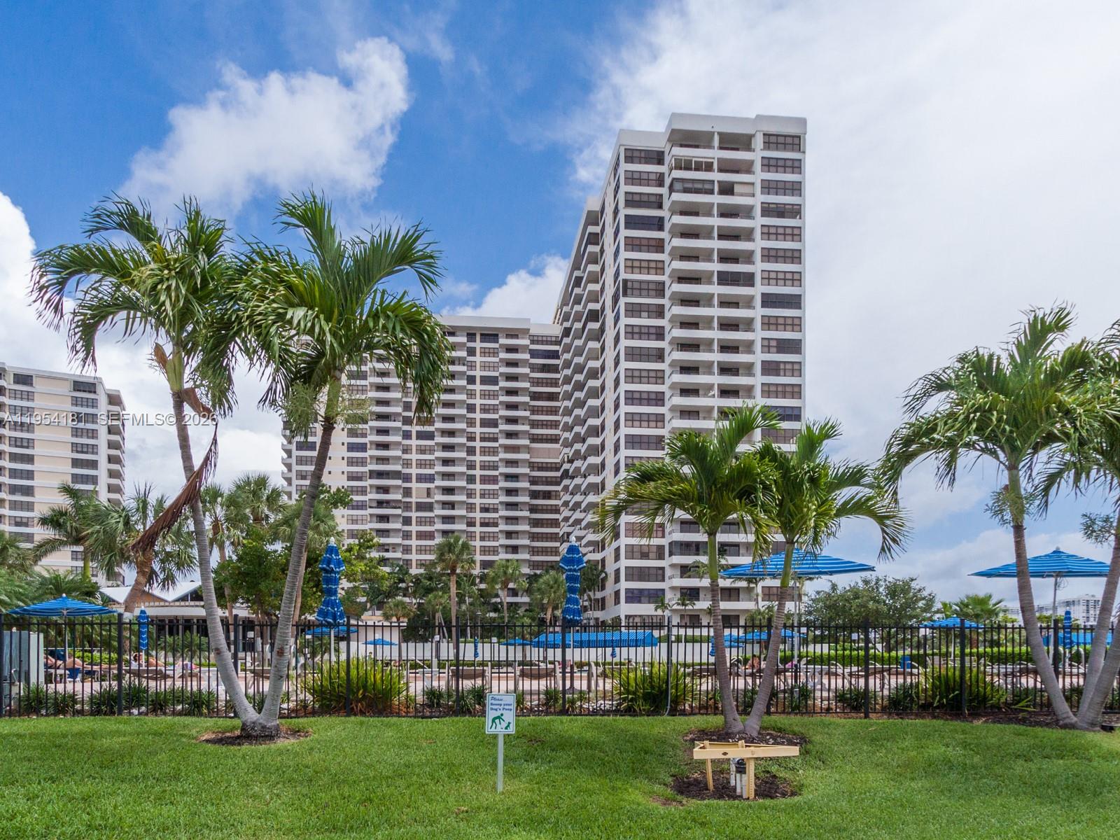 2500 Parkview Dr #2315 Hallandale Beach, FL 33009