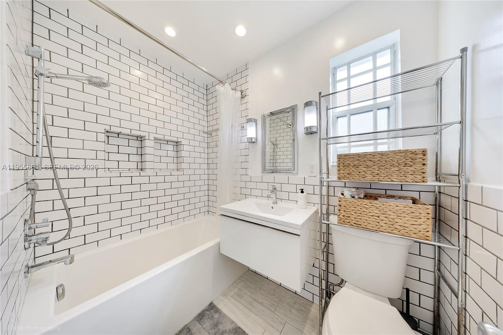 717 NE 73rd St Miami, FL 33138