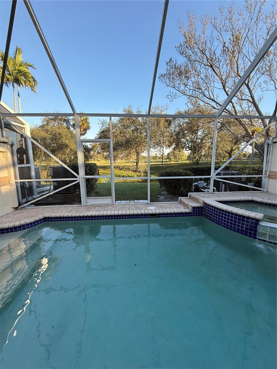 712 W Palm Aire Dr Pompano Beach, FL 33069