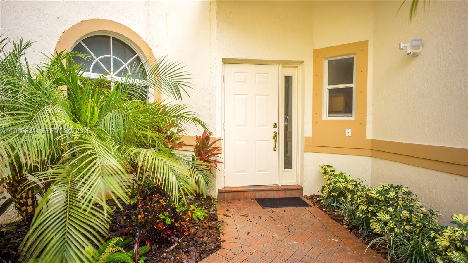 712 W Palm Aire Dr Pompano Beach, FL 33069