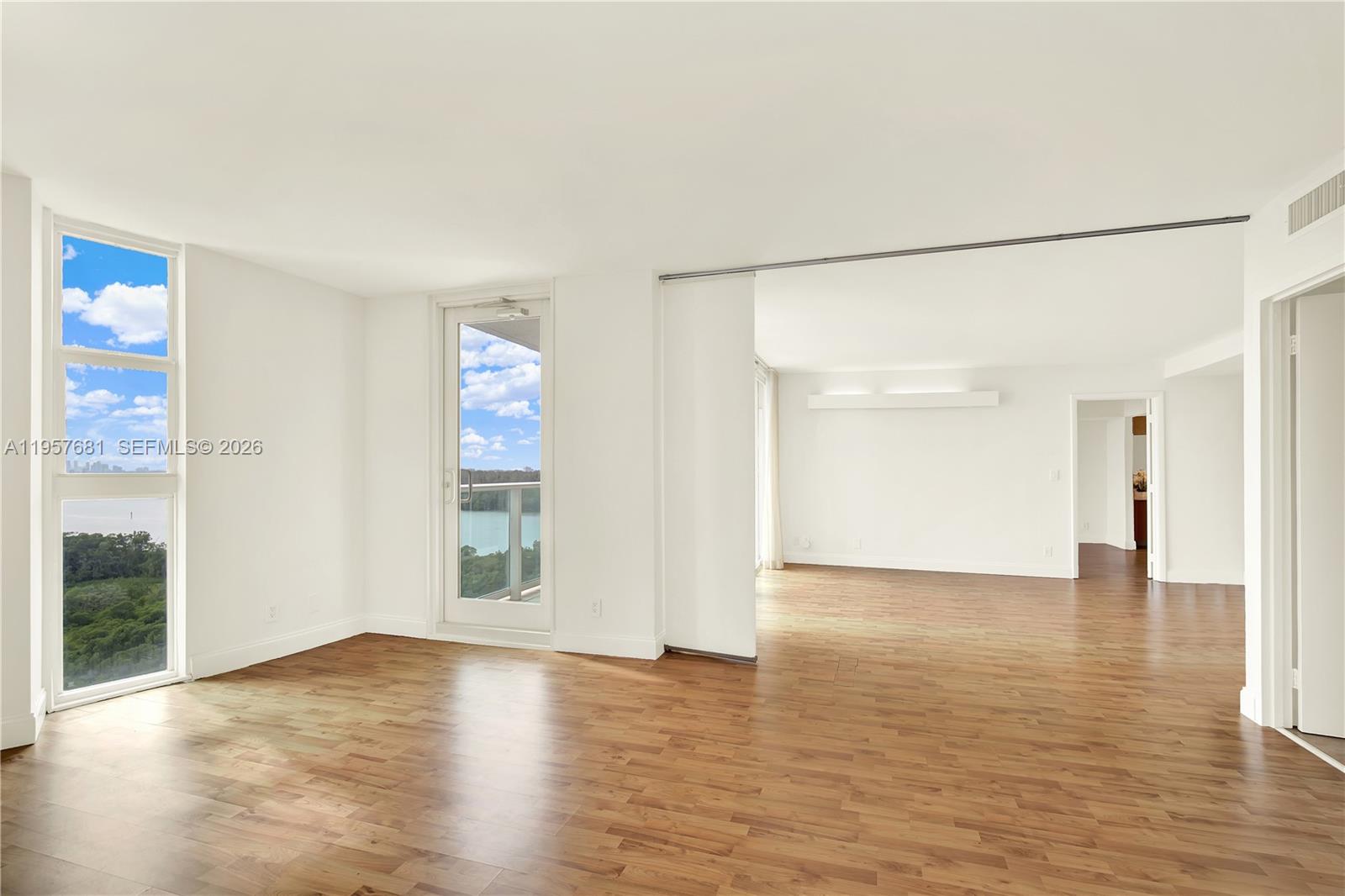 image Arlen House East9