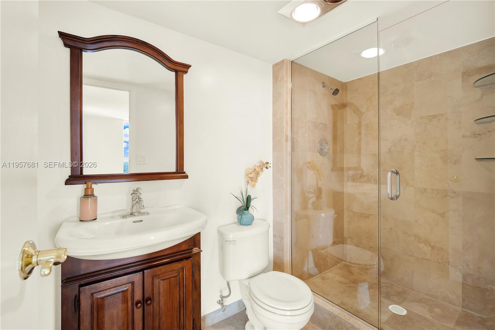 image Arlen House East11