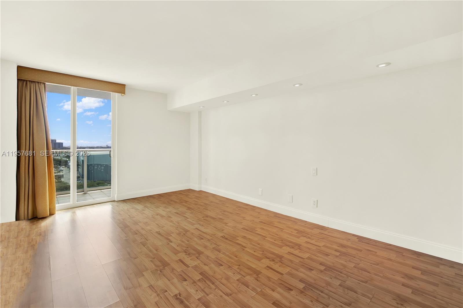 image Arlen House East14