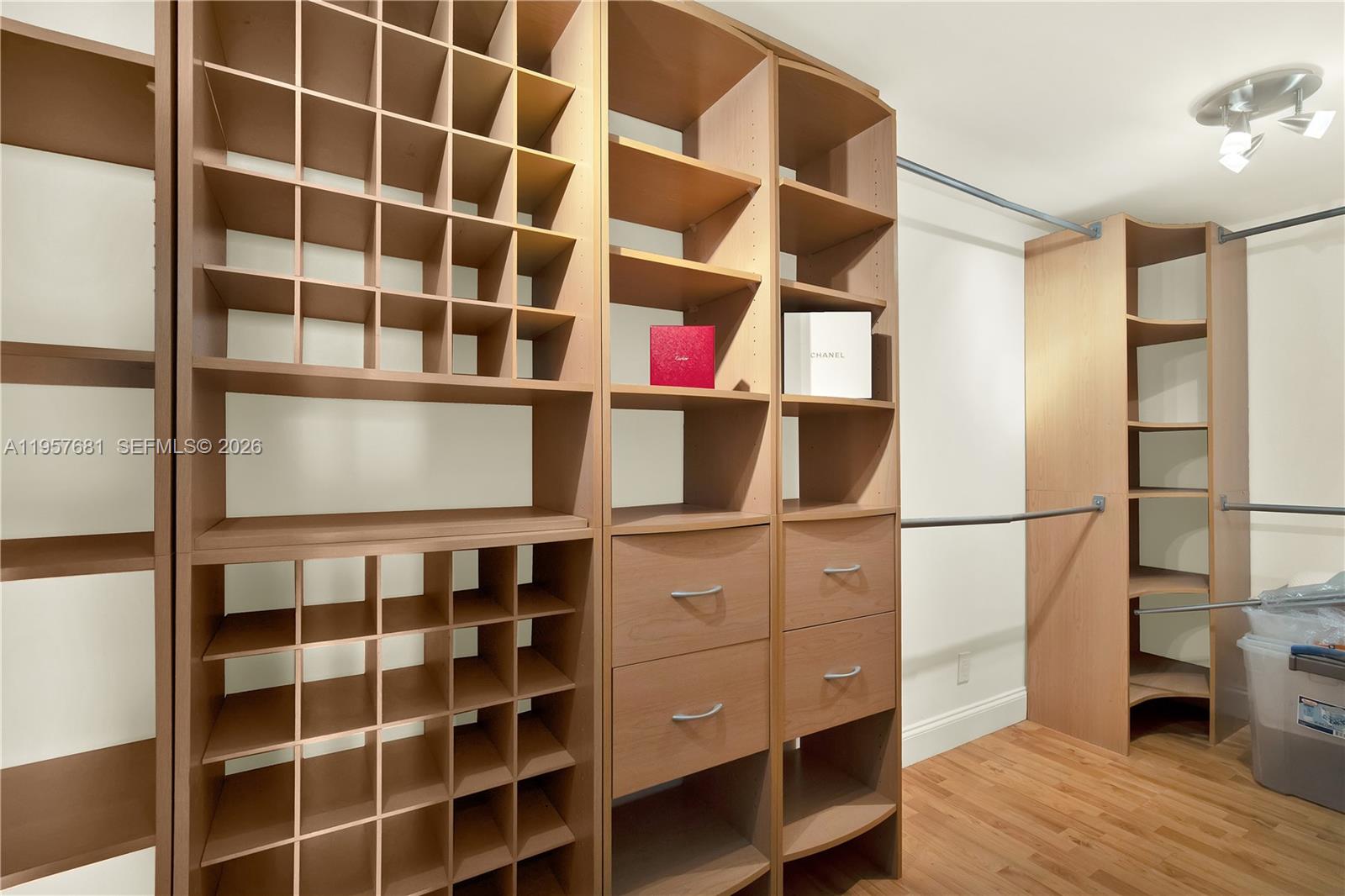 image Arlen House East22