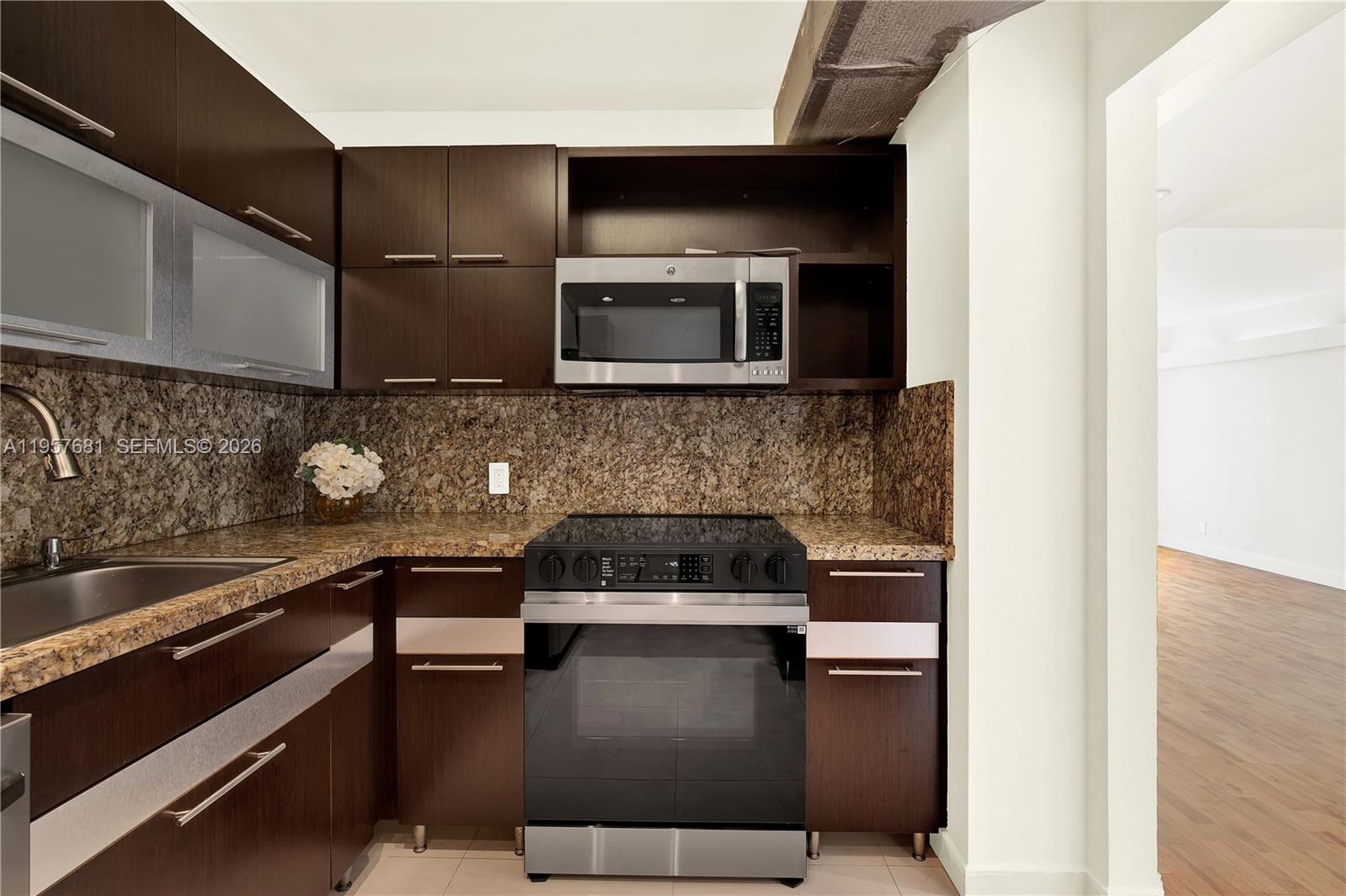 image Arlen House East25