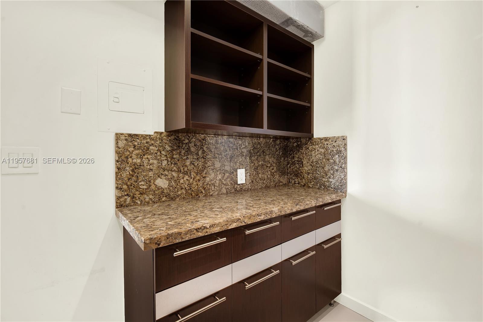 image Arlen House East27