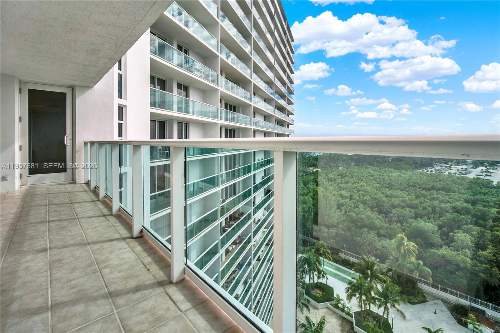 image Arlen House East30