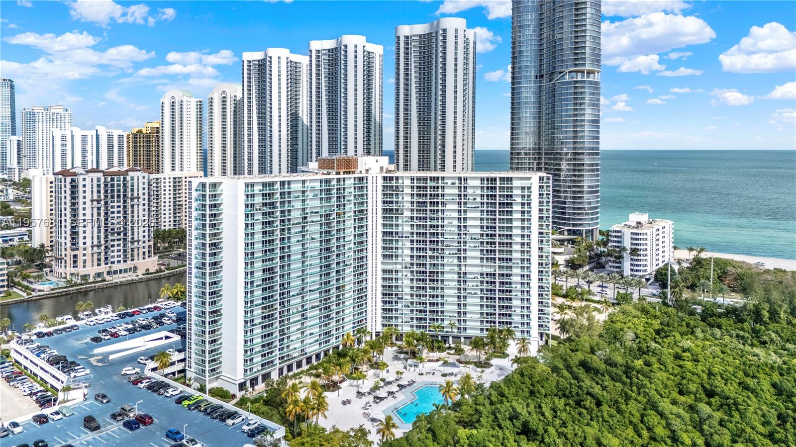 image Arlen House East53