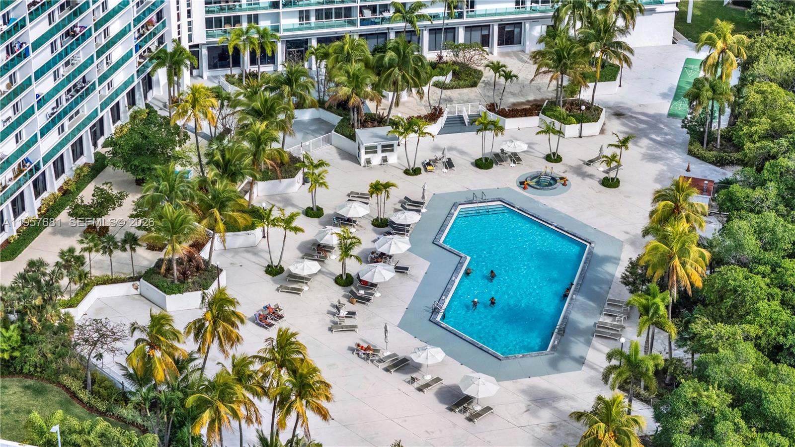 image Arlen House East54