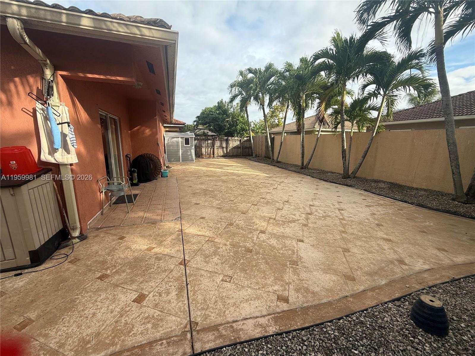 7772 NW 200th Ln Hialeah, FL 33015
