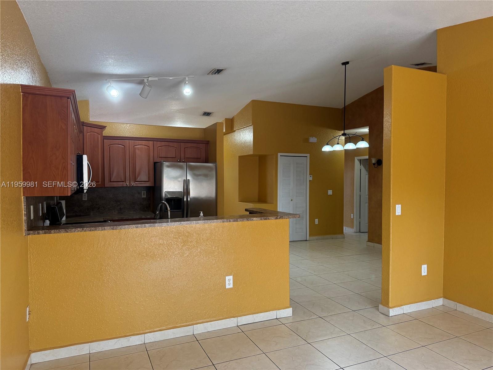 7772 NW 200th Ln Hialeah, FL 33015